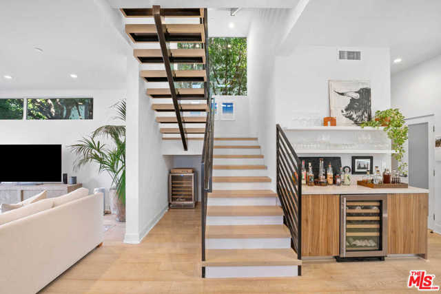 3 Bed Home for Sale in Venice, California