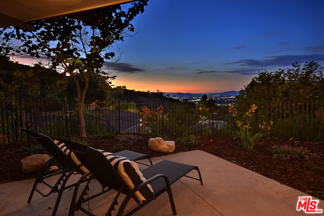 Photo of 3527 STONEHILL Place, Sherman Oaks, CA 91423