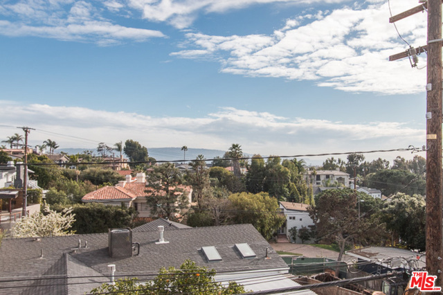 644 MANHATTAN BEACH BLVD, Manhattan Beach, California 90266, 2 Bedrooms Bedrooms, ,1 BathroomBathrooms,Residential,Sold,MANHATTAN BEACH BLVD,18313932