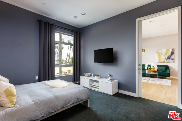 1 Bed Home for Sale in Los Angeles, California