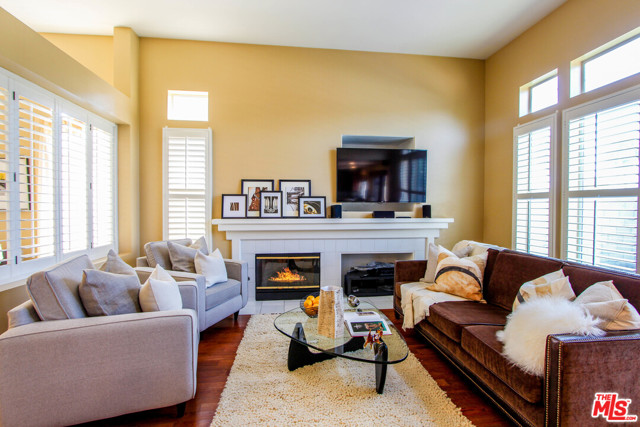 3 Bed Home for Sale in Hawthorne, California