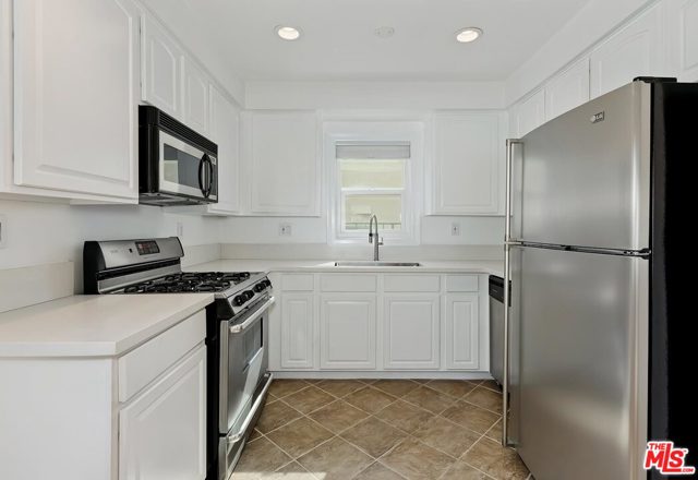 1 Bed Home for Sale in Los Angeles, California