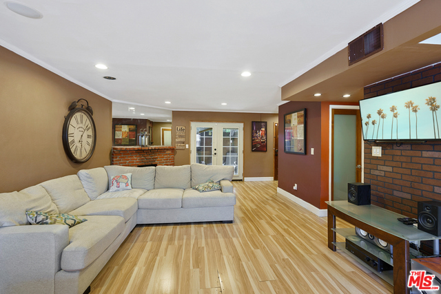 2 Bed Home for Sale in Van Nuys, California