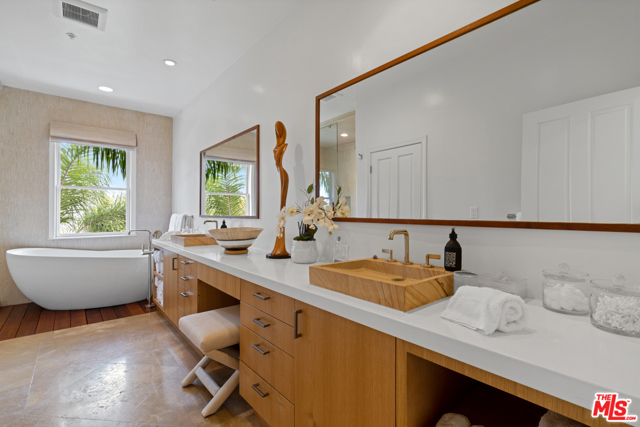 3 Bed Home for Sale in Santa Monica, California