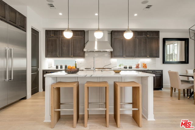 1813 OAK Avenue, Manhattan Beach, California 90266, 5 Bedrooms Bedrooms, ,4 BathroomsBathrooms,Residential,Sold,OAK,19433822