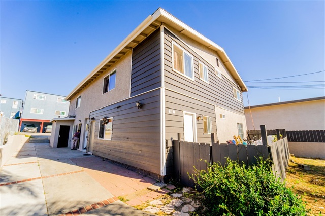 810 Acacia Ave