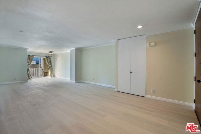 1 Bed Home for Sale in Los Angeles, California