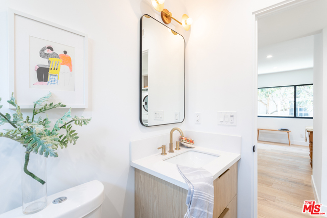 2 Bed Home for Sale in Venice, California