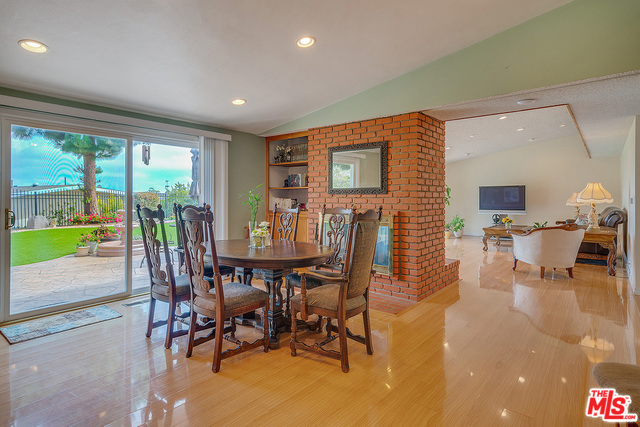 30945 RUE VALOIS, Rancho Palos Verdes, California 90275, 4 Bedrooms Bedrooms, ,3 BathroomsBathrooms,Residential,Sold,RUE VALOIS,20539622