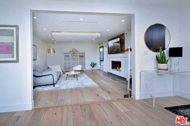 4 Bed Home for Sale in Sherman Oaks, California