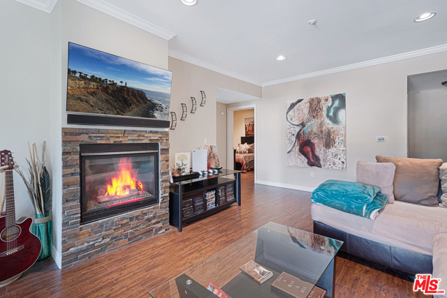 2 Bed Home for Sale in Los Angeles, California