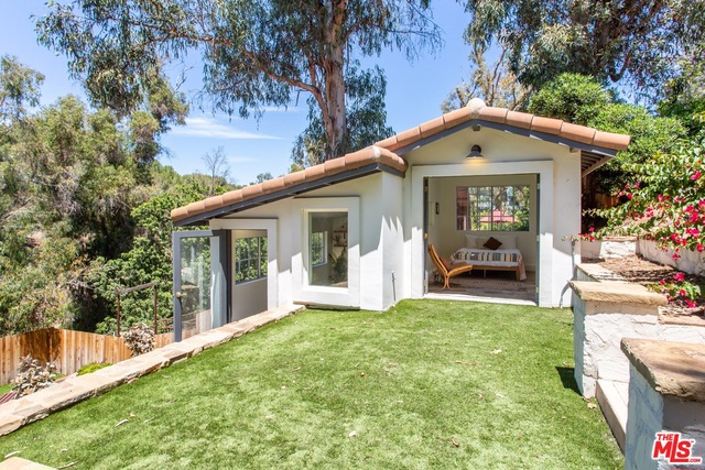 2261 CARRIAGE Drive, Rolling Hills Estates, California 90274, 4 Bedrooms Bedrooms, ,4 BathroomsBathrooms,Residential,Sold,CARRIAGE,19486406