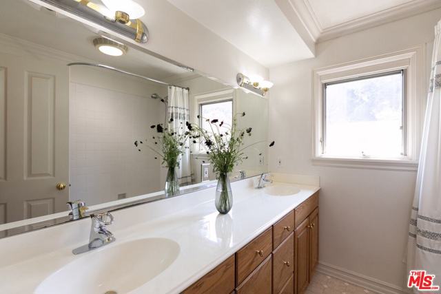 3 Bed Home for Sale in Studio City, California