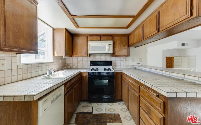 2615 VOORHEES Avenue, Redondo Beach, California 90278, 3 Bedrooms Bedrooms, ,2 BathroomsBathrooms,Residential,Sold,VOORHEES,17222300