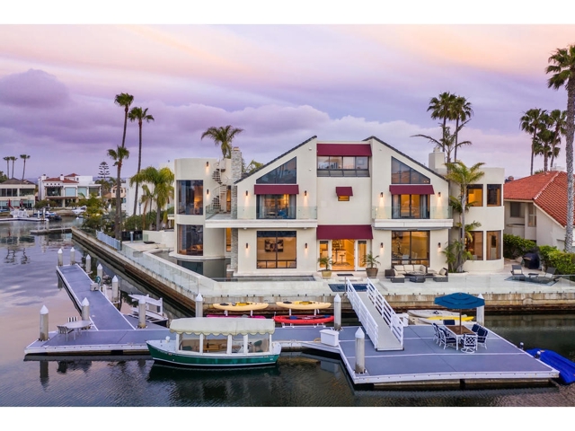 4 Buccaneer Way
