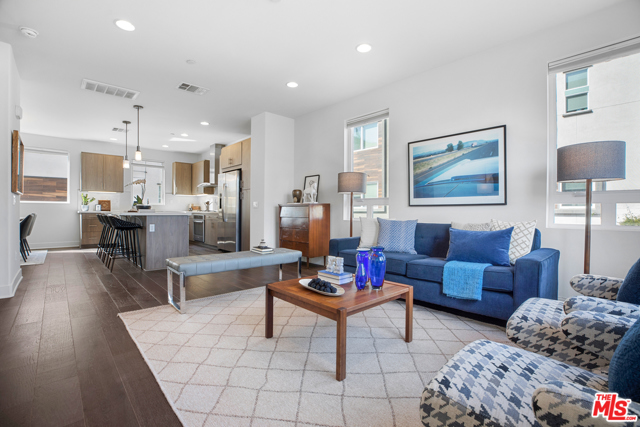 2 Bed Home for Sale in Los Angeles, California