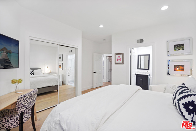 4 Bed Home for Sale in Encino, California