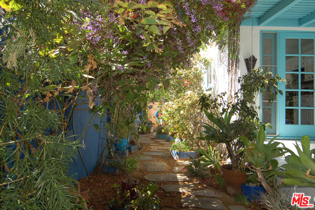 2 Bed Home for Sale in Los Angeles, California