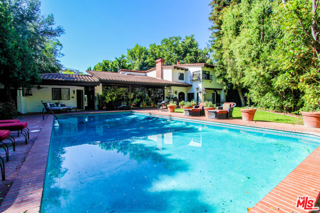 Photo of 14527 Valley Vista Boulevard, Sherman Oaks, CA 91403
