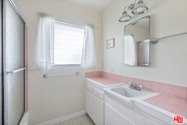  Income Home for Sale in Los Angeles, California