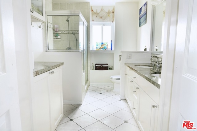 2 Bed Home for Sale in Culver City, California