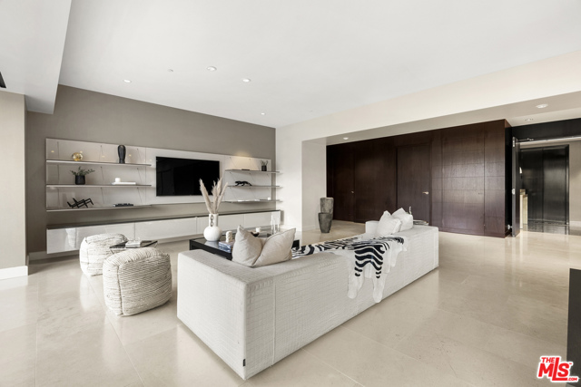 4 Bed Home for Sale in Los Angeles, California
