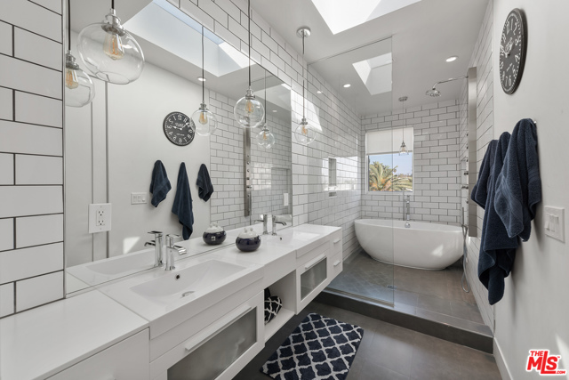 3 Bed Home for Sale in Los Angeles, California