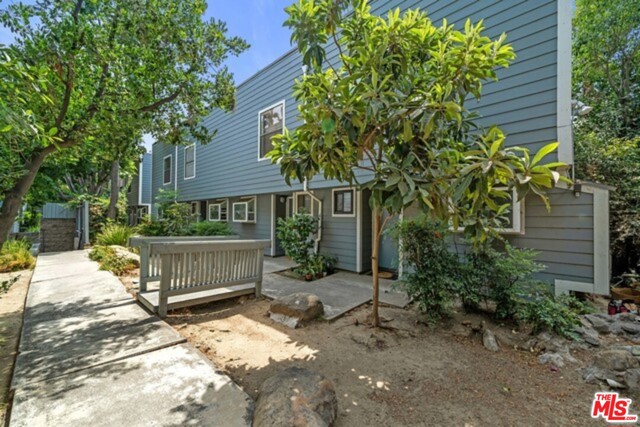2 Bed Home for Sale in Van Nuys, California
