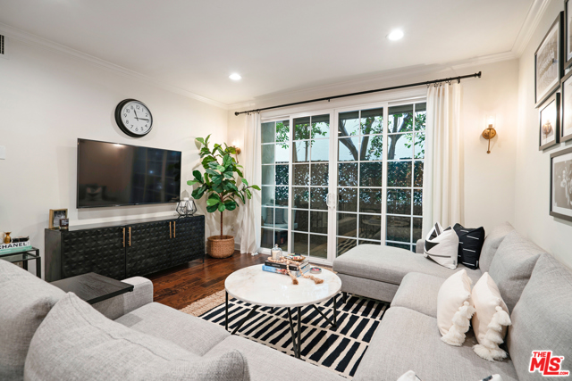 1 Bed Home for Sale in Los Angeles, California