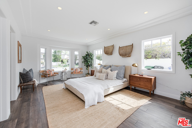 5 Bed Home for Sale in Santa Monica, California