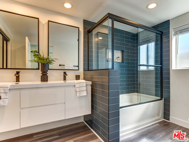 2 Bed Home for Sale in Venice, California