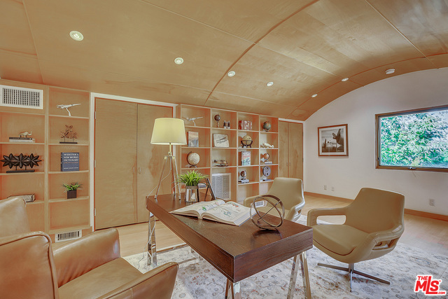 4 Bed Home for Sale in Sherman Oaks, California