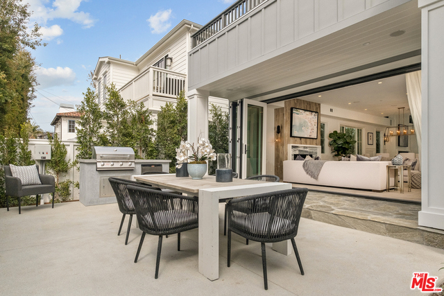 1813 OAK Avenue, Manhattan Beach, California 90266, 5 Bedrooms Bedrooms, ,4 BathroomsBathrooms,Residential,Sold,OAK,19433822