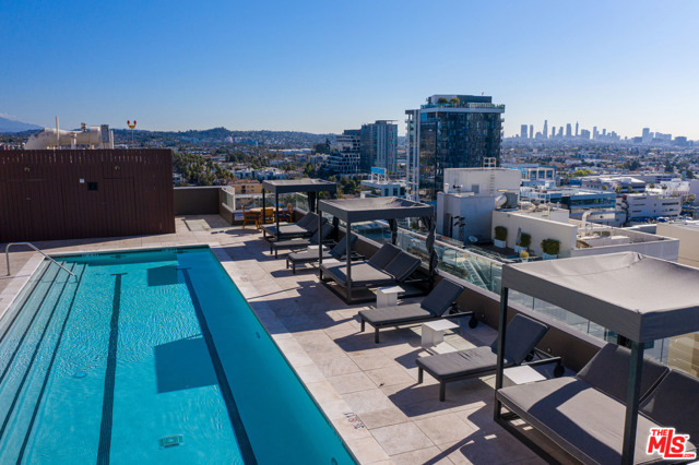 1 Bed Home for Sale in Los Angeles, California