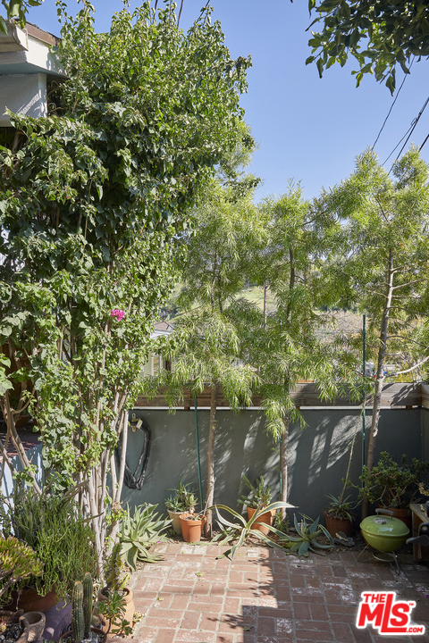 2 Bed Home for Sale in Los Angeles, California