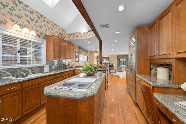 Detail Gallery Image 29 of 75 For 1415 Edgehill Pl, Pasadena,  CA 91103 - 4 Beds | 4/2 Baths