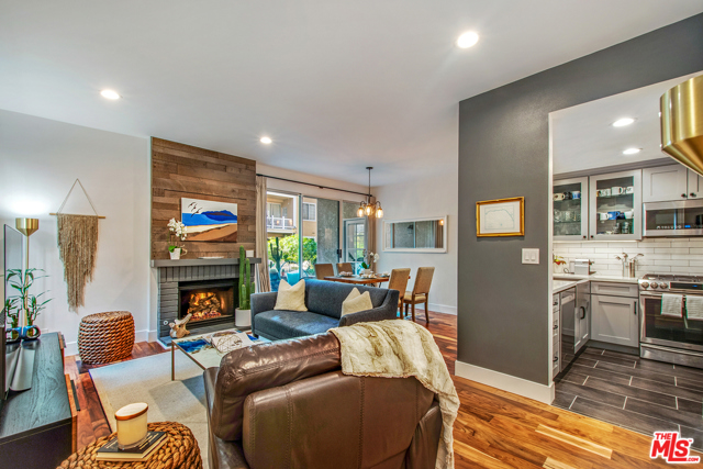 1 Bed Home for Sale in Playa del Rey, California
