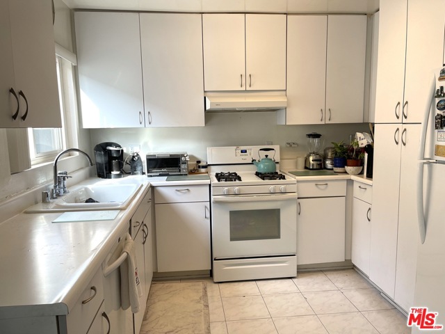 2 Bed Home for Sale in Culver City, California