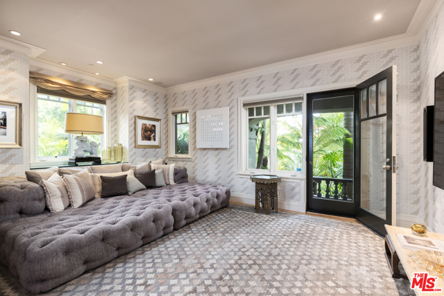 5 Bed Home for Sale in Santa Monica, California