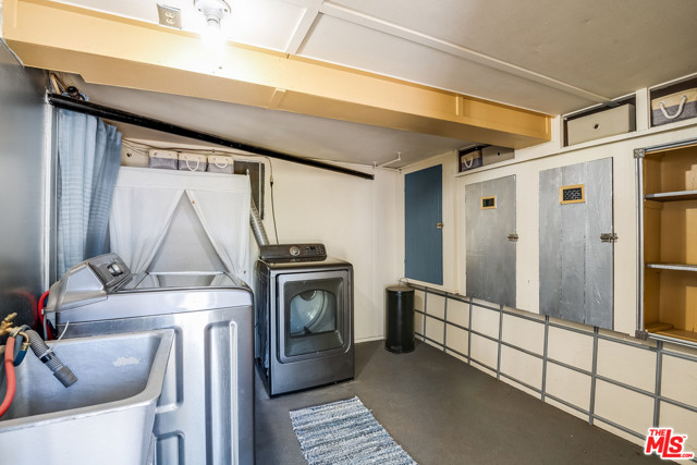 2 Bed Home for Sale in El Segundo, California