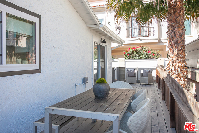 1923 ROCKEFELLER Lane, Redondo Beach, California 90278, 2 Bedrooms Bedrooms, ,2 BathroomsBathrooms,Residential,Sold,ROCKEFELLER,18396612