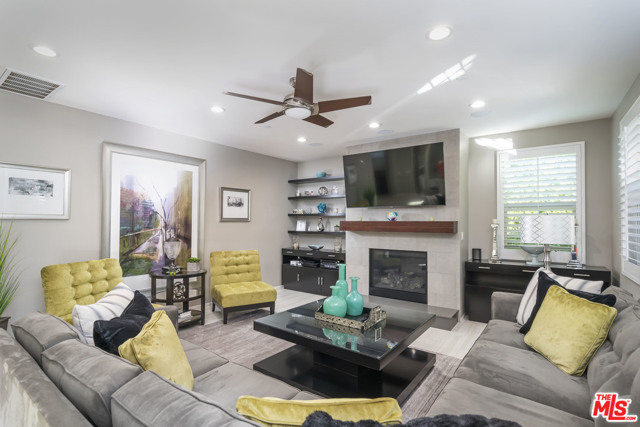 4 Bed Home for Sale in Lake Balboa, California