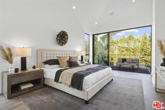 5 Bed Home for Sale in Los Angeles, California