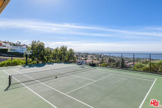 1376 VIA ROMERO, Palos Verdes Estates, California 90274, 6 Bedrooms Bedrooms, ,8 BathroomsBathrooms,Residential,Sold,VIA ROMERO,18323696