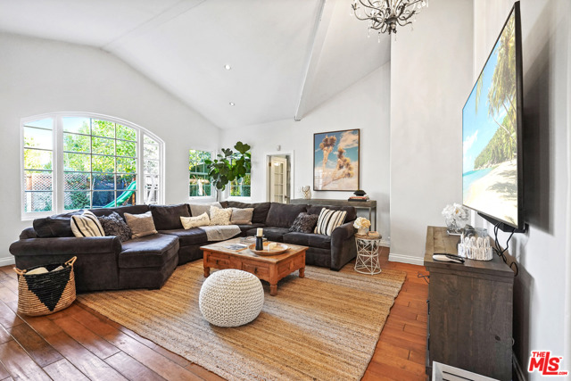 4 Bed Home for Sale in Valley Village, California