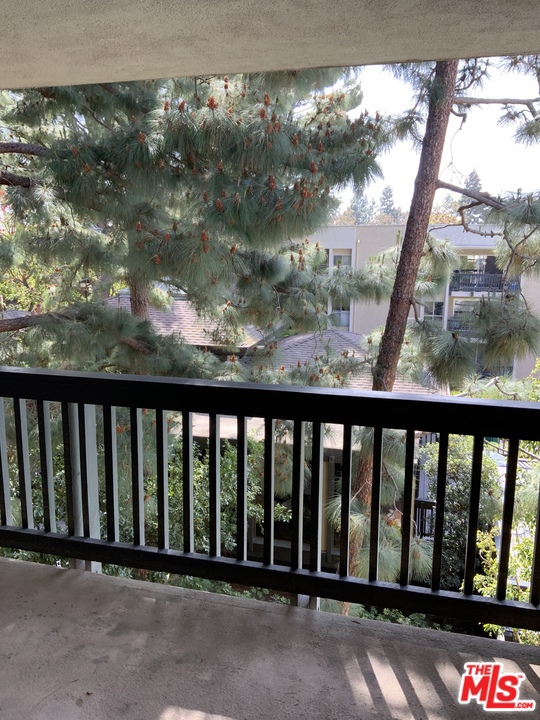 1 Bed Home for Sale in Culver City, California