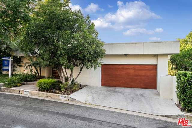 Photo of 14645 ROUND VALLEY Drive, Sherman Oaks, CA 91403