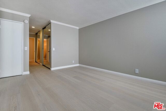 1 Bed Home for Sale in Los Angeles, California