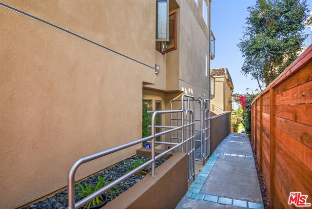3 Bed Home for Sale in Playa del Rey, California