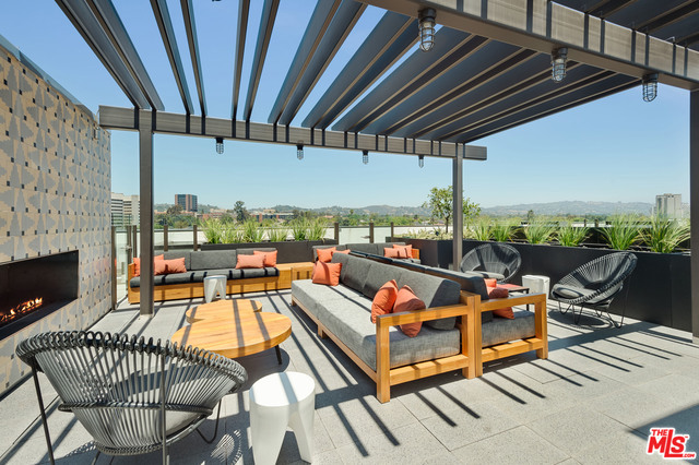 1 Bed Home for Sale in Los Angeles, California